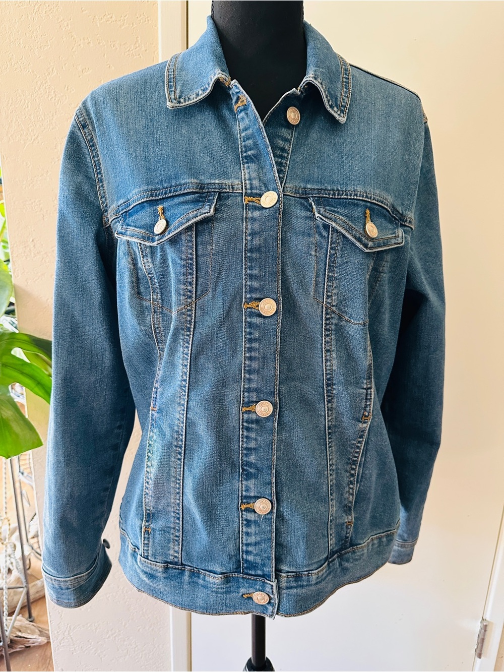 Gloria Vanderbilt Medium Blue Denim Jacket Size Medium